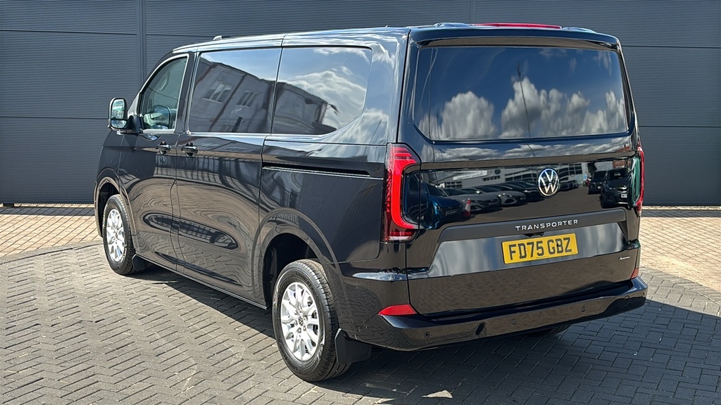 Volkswagen Transporter 2.0 Tdi 150 Commerce Pro Van 4Motion 150 Ps FD75GBZ Black #3