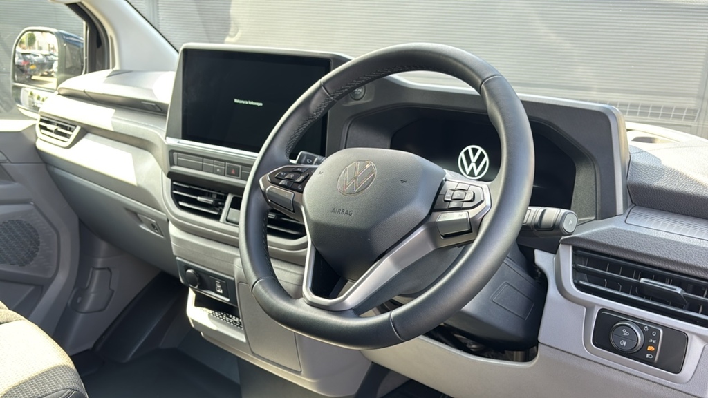 Volkswagen Transporter 2.0 Tdi 150 Commerce Pro Van 4Motion 150 Ps FD75GBZ Black #6