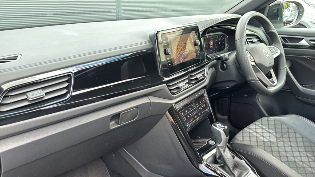 Volkswagen T-Roc 1.5 Tsi Black Edition Plus Dsg 150 Ps KM75YLH Black #2