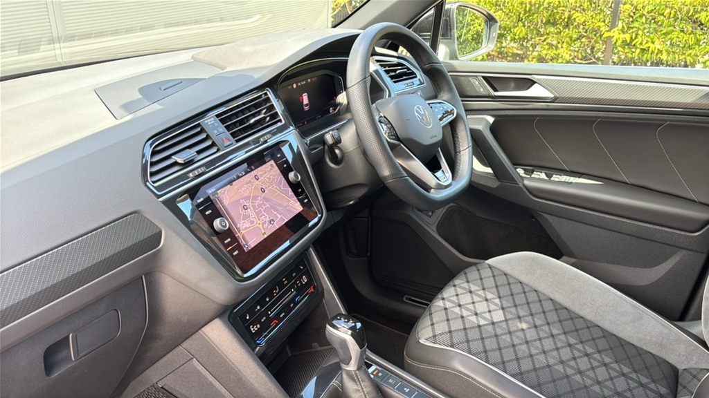 Volkswagen Tiguan 1.4 Tsi Ehybrid R-line Dsg 245 Ps Black #2