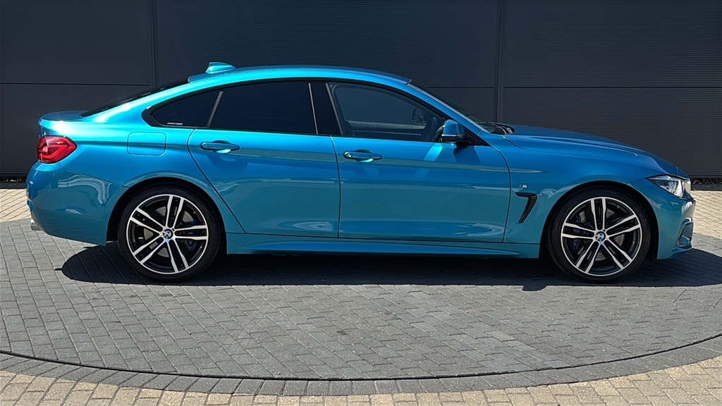 BMW 4 Series 440I M Sport Professional Media 326 Ps Blue #4