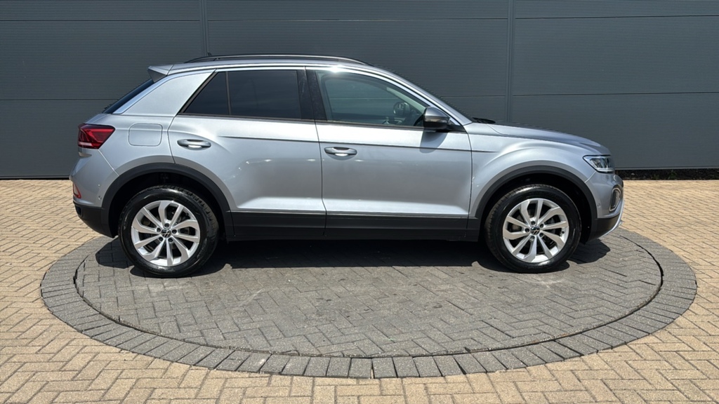 Volkswagen T-Roc 1.5 Tsi Match Dsg 150 Ps Silver #4