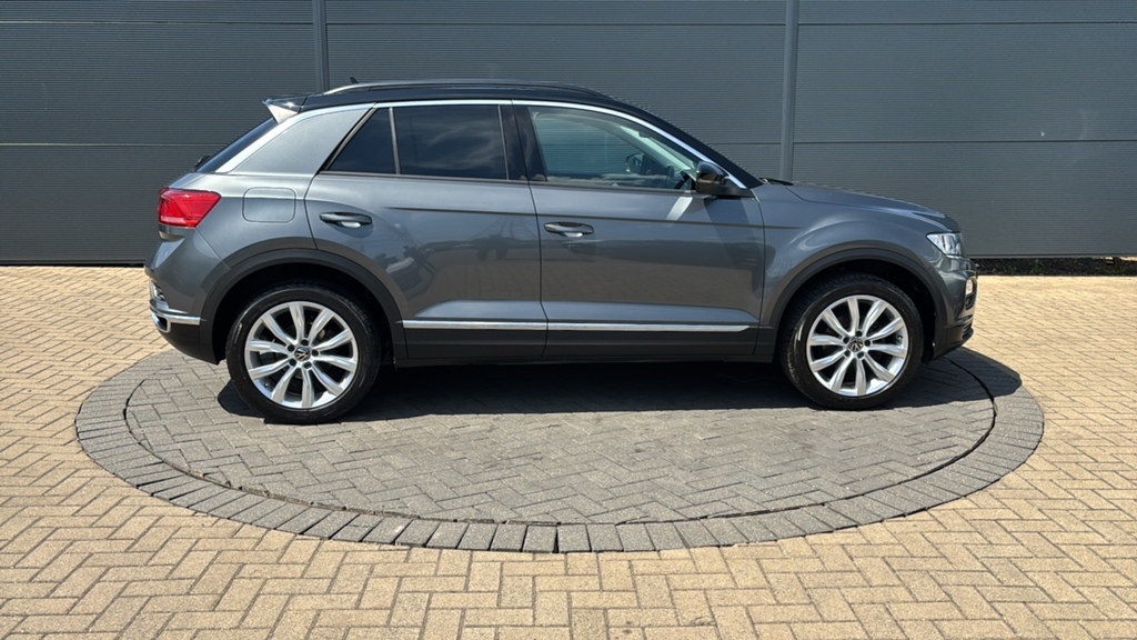 Volkswagen T-Roc 1.5 Tsi Evo Design Dsg 150 Ps Grey #4