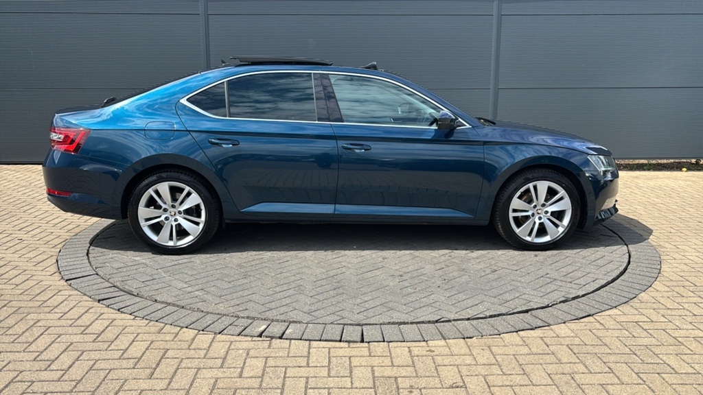 Skoda Superb 2.0 Tdi Cr Se L Executive Dsg 7 Speed 150 P Blue #4