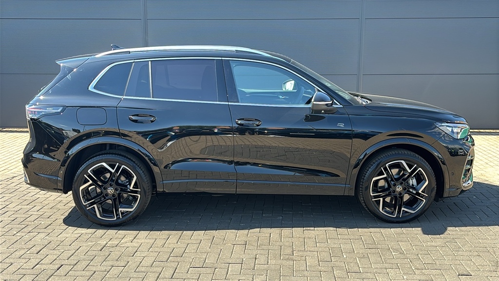 Volkswagen Tiguan 2.0 Tdi R-line Dsg 150 Ps Black #4