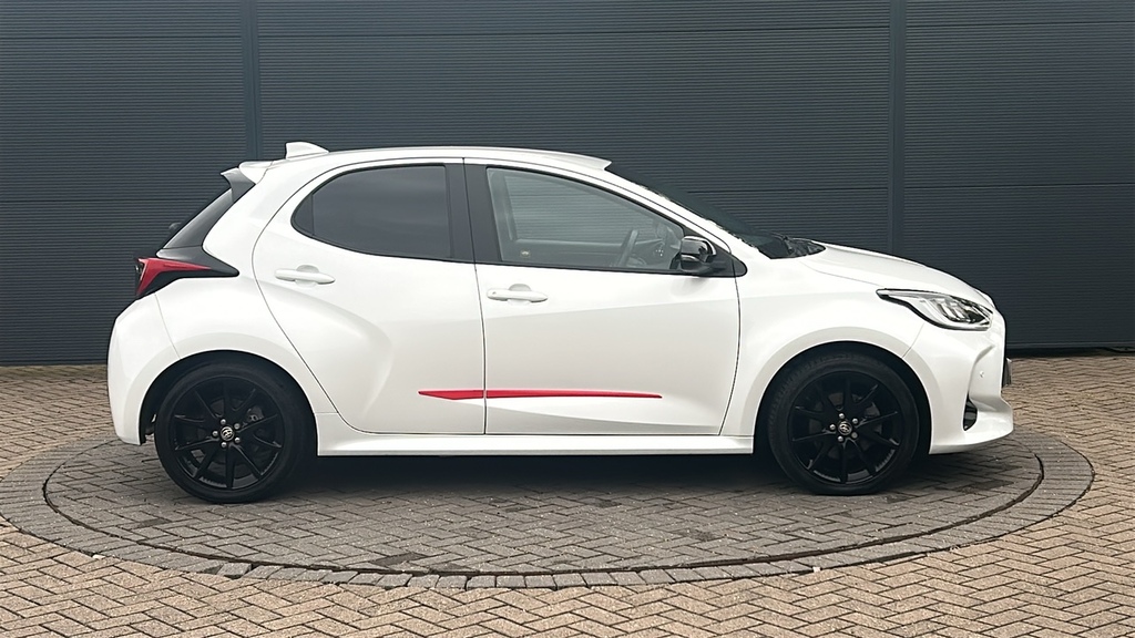 Toyota Yaris 1.5 Hybrid Dynamic Cvt 116 Ps White #4