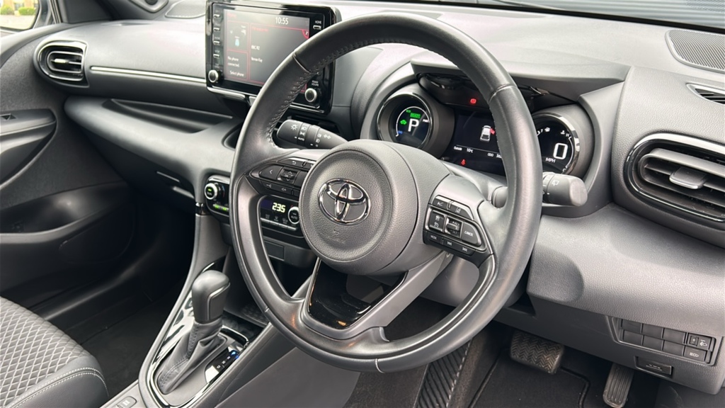 Toyota Yaris 1.5 Hybrid Dynamic Cvt 116 Ps White #6