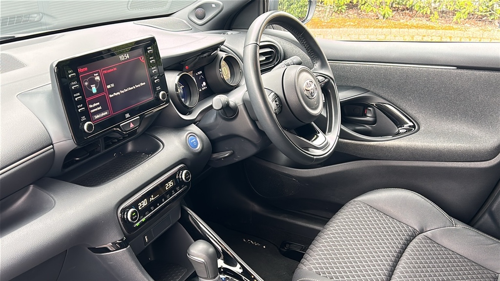 Toyota Yaris 1.5 Hybrid Dynamic Cvt 116 Ps White #2