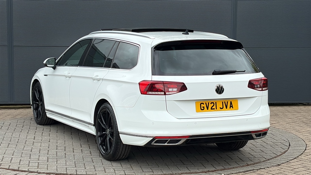 Volkswagen Passat 2.0 Tdi Evo Scr R-line Dsg 150 Ps White #3