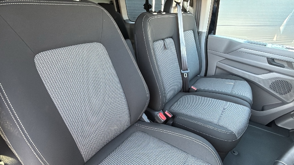 Volkswagen Transporter 2.0 Tdi 150 Commerce Pro Kombi Van 0 Ps Black #3