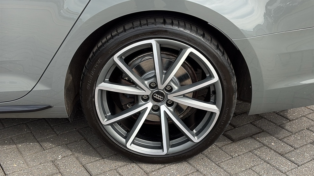 Audi A4 2.0 Tdi 190 Quattro Black Edition S Tronic 19 Grey #5
