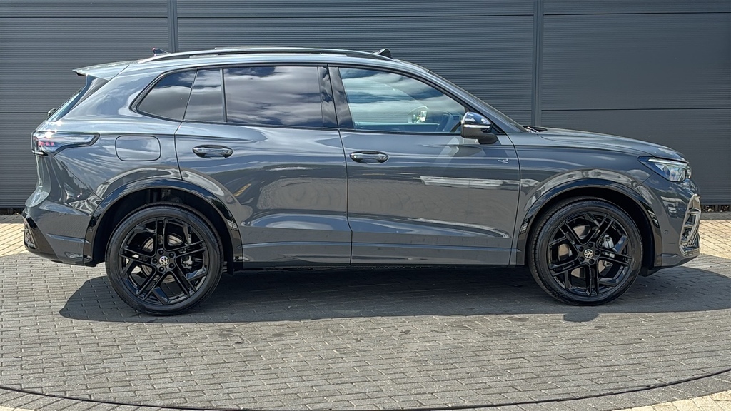 Volkswagen Tiguan 2.0 Tdi R-line Dsg 150 Ps Grey #4