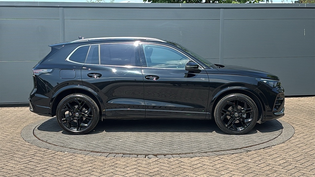 Volkswagen Tiguan 1.5 Etsi 150 R-line Dsg 150 Ps Black #4