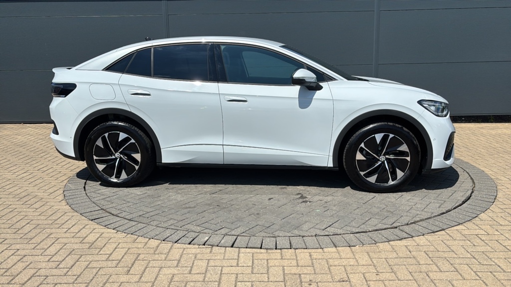 Volkswagen ID.5 210Kw Match Pro 77Kwh 286 Ps White #4