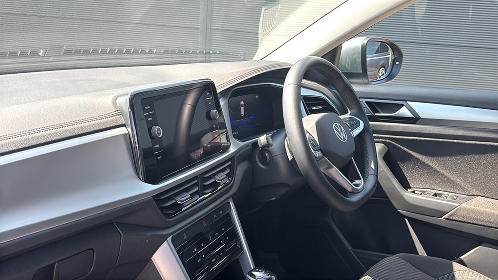 Volkswagen T-Roc 1.5 Tsi Match Dsg 150 Ps Silver #2