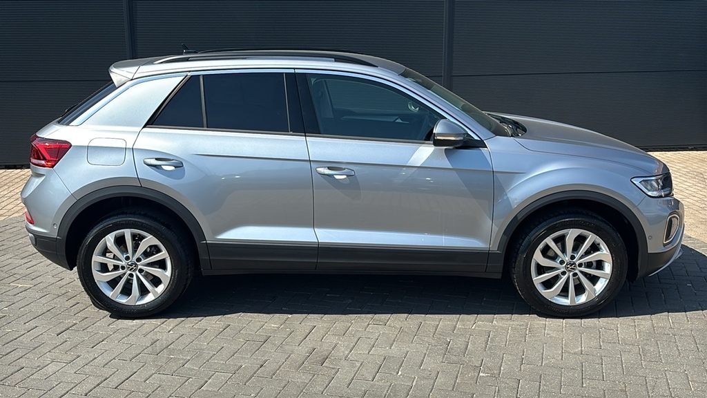 Volkswagen T-Roc 1.5 Tsi Match Dsg 150 Ps Silver #4