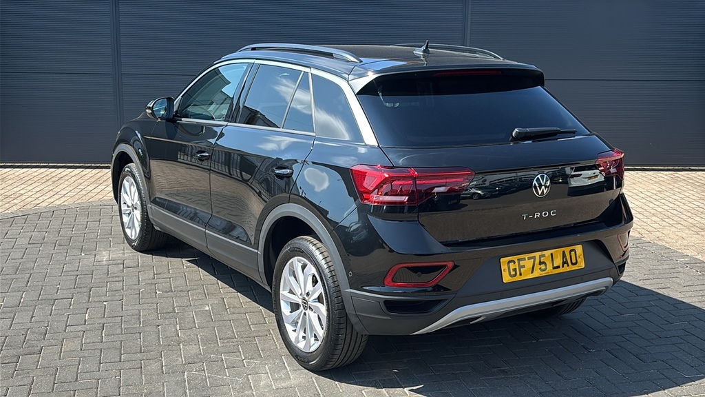 Volkswagen T-Roc 1.5 Tsi Match Dsg 150 Ps Black #3