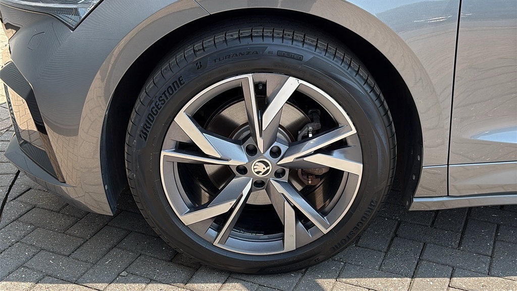 Skoda ENYAQ 150Kw 80 Sportline Plus 82Kwh Advanced Grey #5