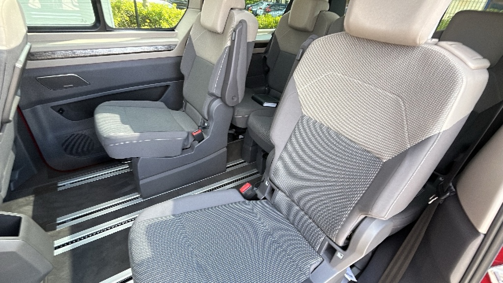 Volkswagen Multivan Mpv Black #8