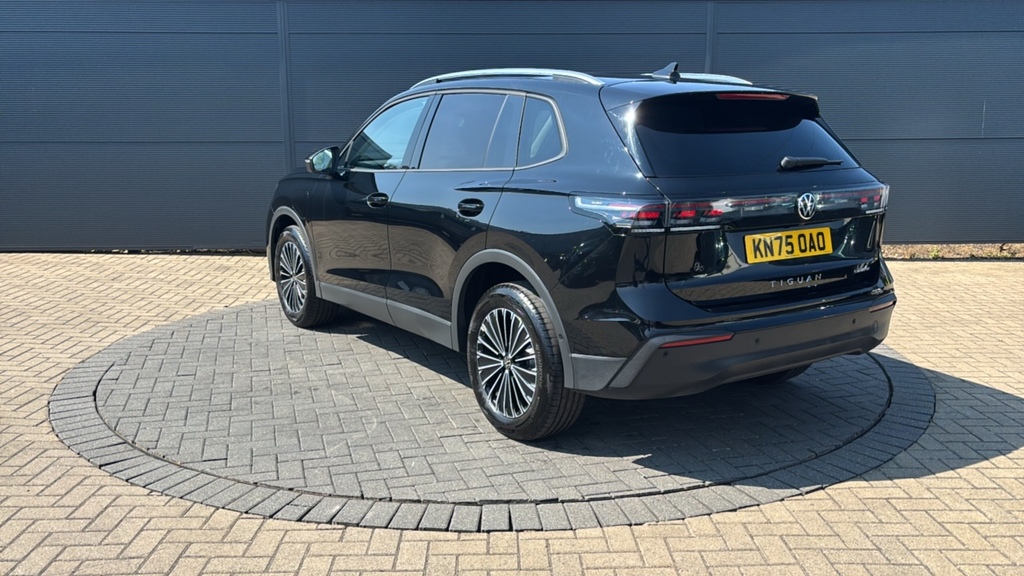 Volkswagen Tiguan 1.5 Tsi Ehybrid Match Dsg 204 Ps Black #3