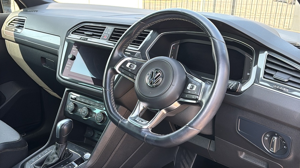 Volkswagen Tiguan 2.0 Tdi 150 R-line Tech Dsg 150 Ps Black #6