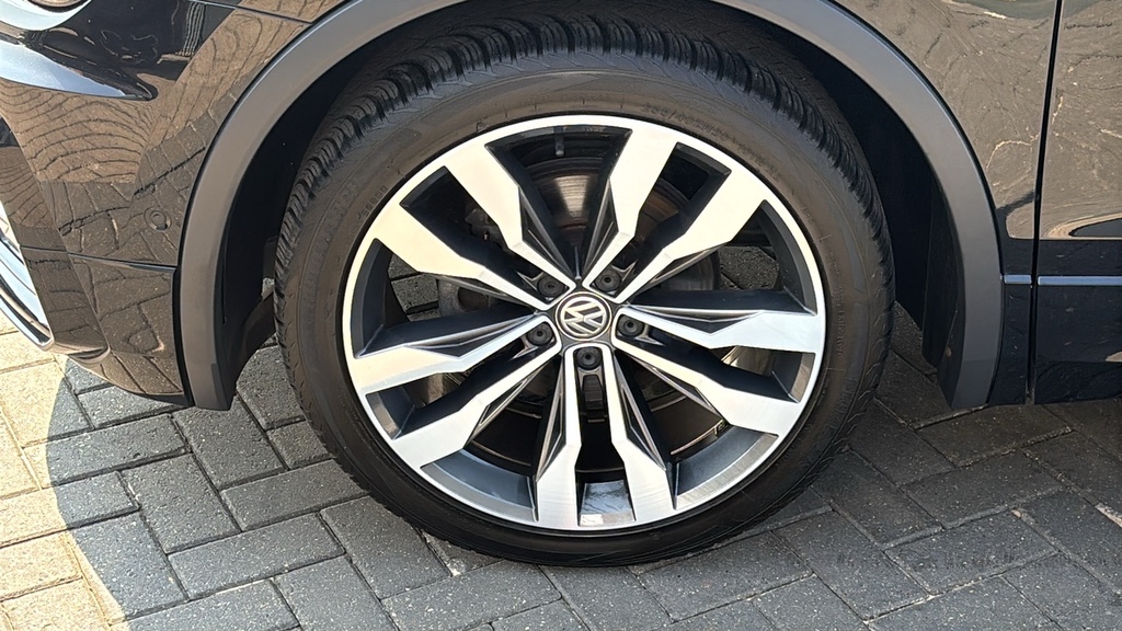 Volkswagen Tiguan 2.0 Tdi 150 R-line Tech Dsg 150 Ps Black #5