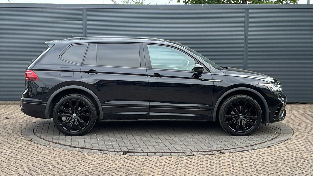 Volkswagen Tiguan Allspace 1.5 Tsi R-line Dsg 0 Ps FD73NCU Black #4