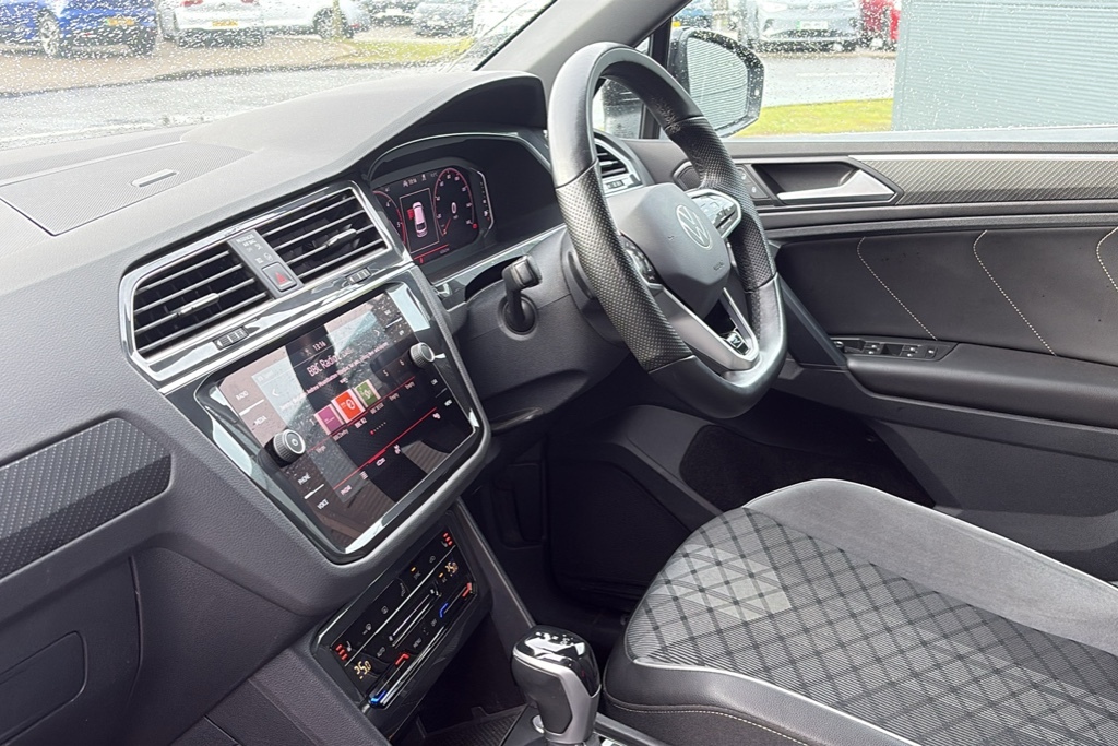 Volkswagen Tiguan 2.0 Tdi 4Motion R-line Edition Dsg 150 Ps FH72JVZ Black #2