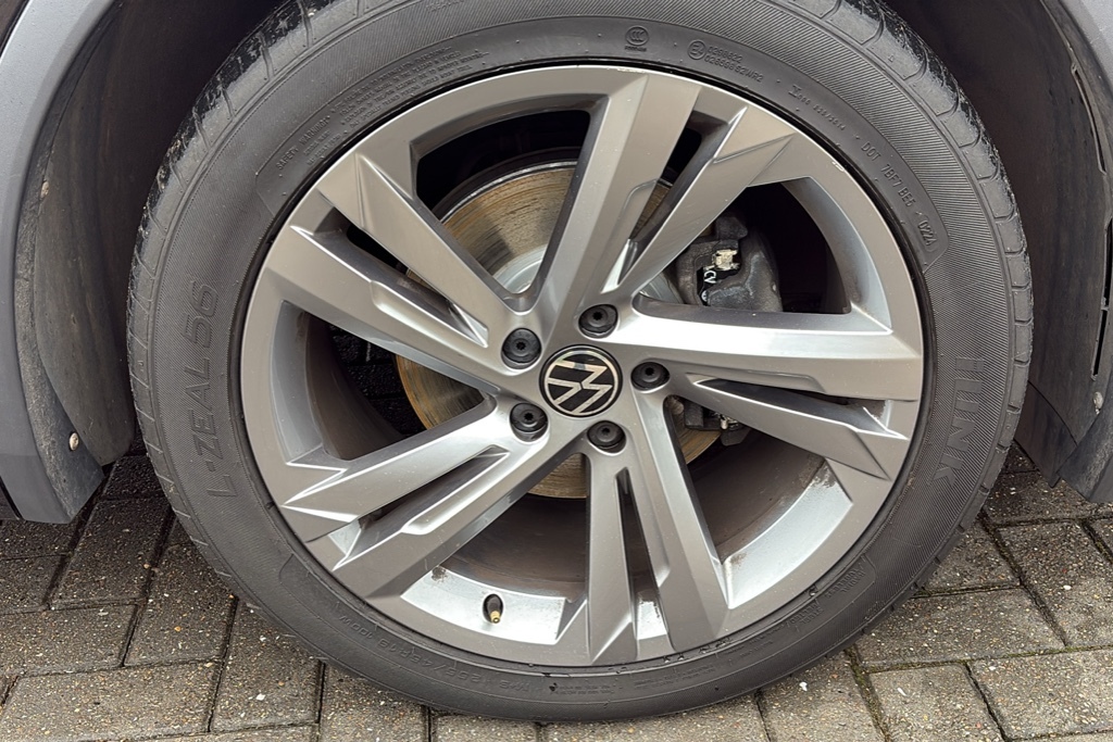 Volkswagen Tiguan 2.0 Tdi 4Motion R-line Edition Dsg 150 Ps FH72JVZ Black #5
