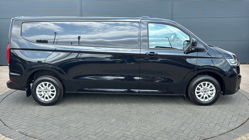 Volkswagen Transporter 2.0 Tdi 150 Commerce Pro Van 4Motion 150 Ps Black #4