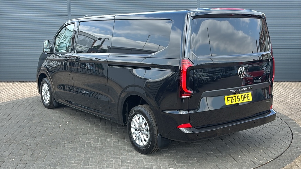 Volkswagen Transporter 2.0 Tdi 150 Commerce Pro Van 4Motion 150 Ps Black #3