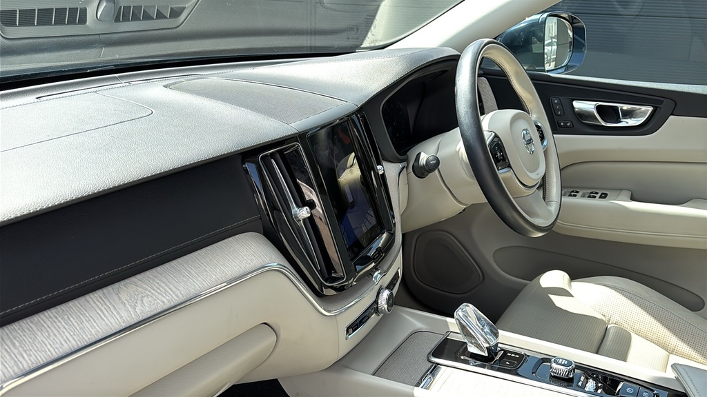 Volvo XC60 2.0 B5p 250 Inscription Pro Awd Geartronic Blue #2