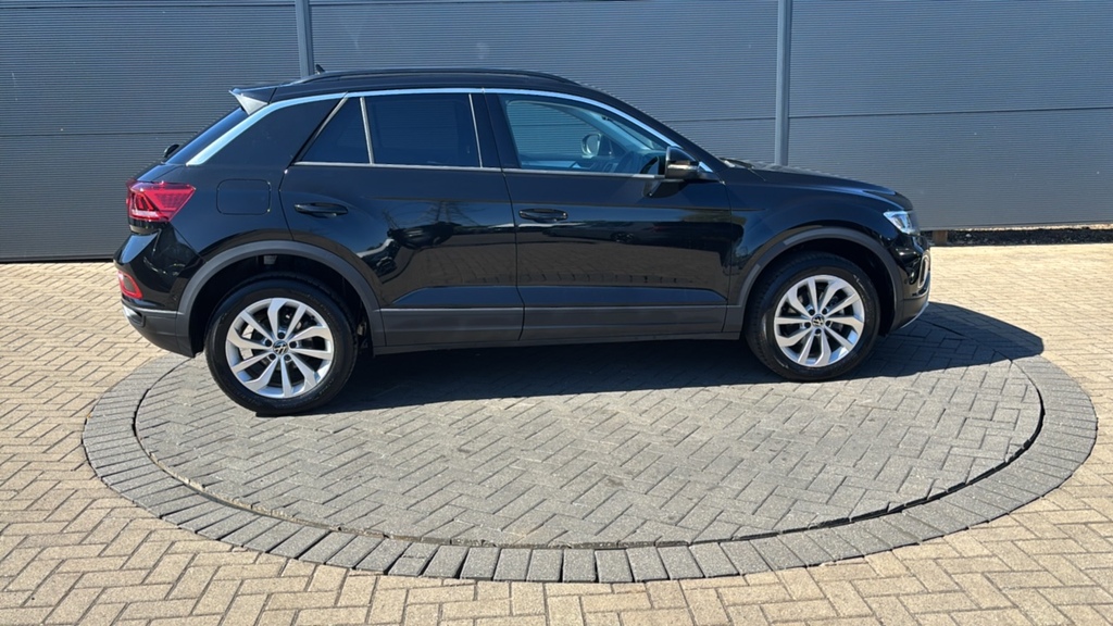 Volkswagen T-Roc 1.5 Tsi Match Dsg 0 Ps Black #4