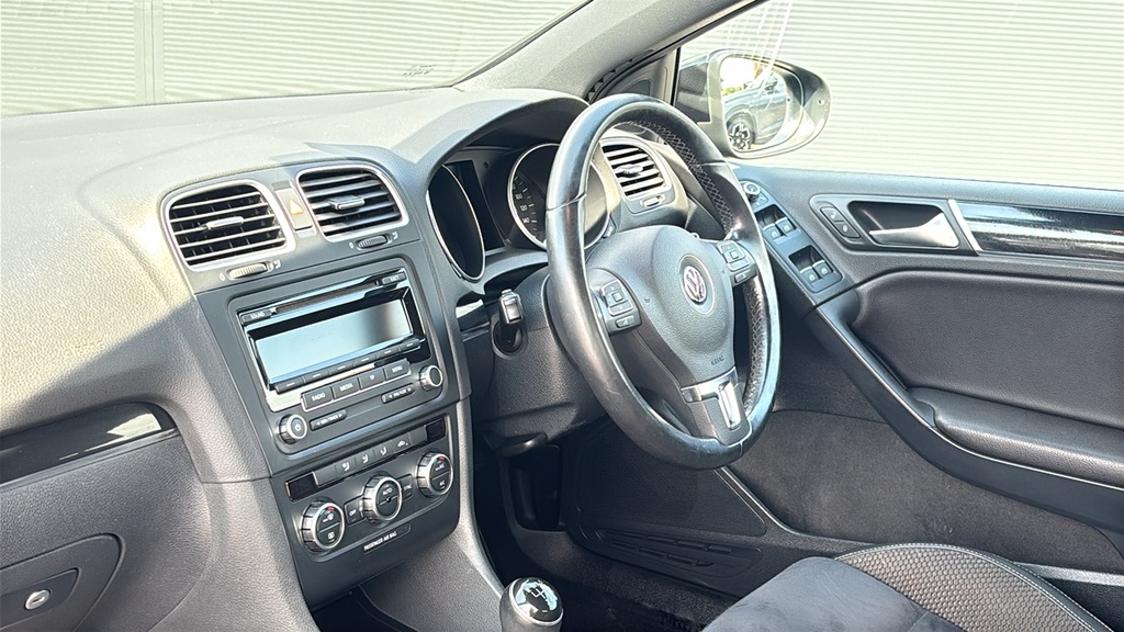Volkswagen Golf 1.4 Tsi Gt 160 Ps Black #2