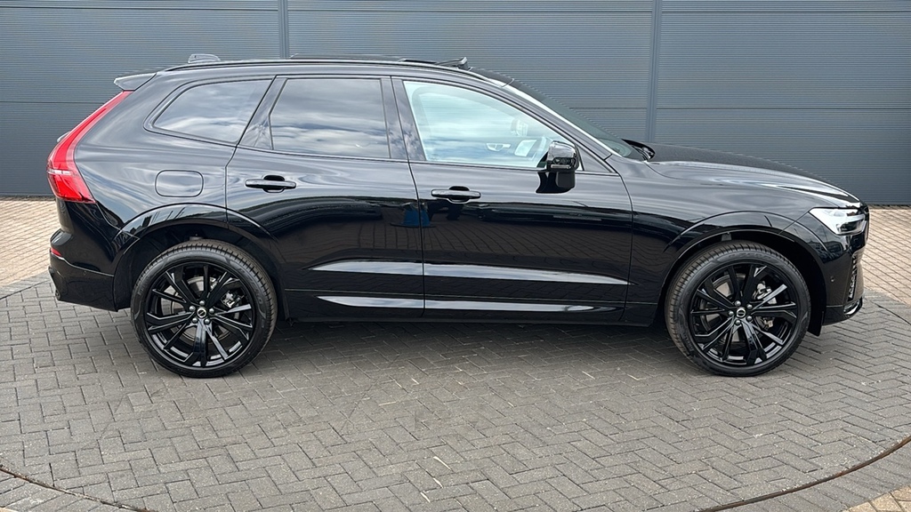 Volvo XC60 2.0 B5p Ultra Black Edition Awd Geartronic 0 Black #4