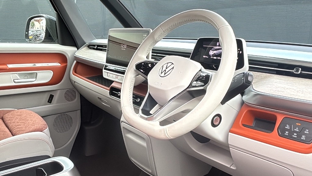 Volkswagen ID.Buzz 150Kw 1St Edition Pro 77Kwh 204 Ps Orange #6