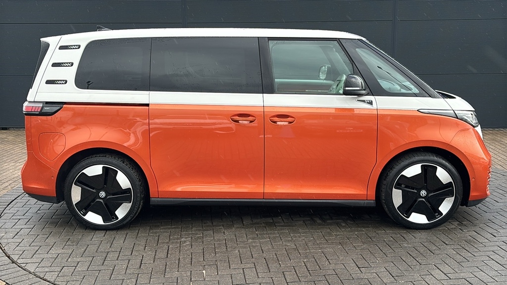 Volkswagen ID.Buzz 150Kw 1St Edition Pro 77Kwh 204 Ps Orange #4