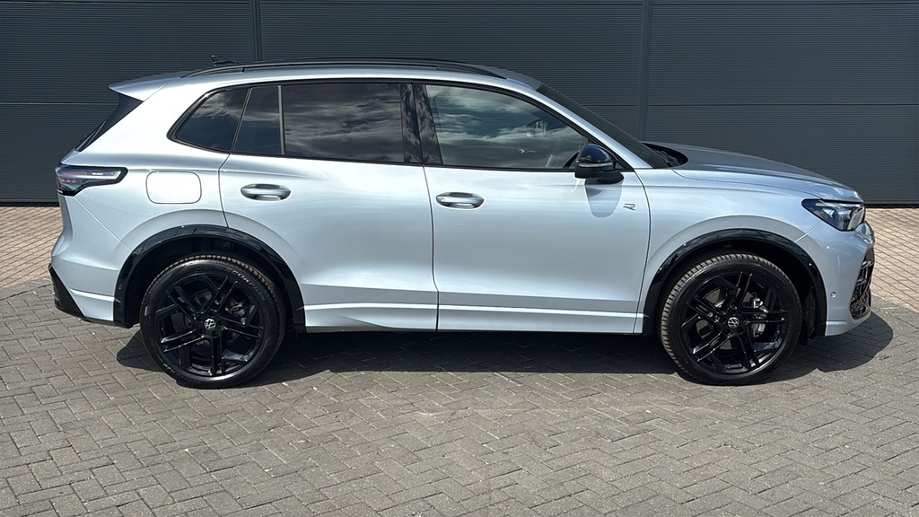 Volkswagen Tiguan 1.5 Tsi Ehybrid R-line Dsg 204 Ps Silver #4