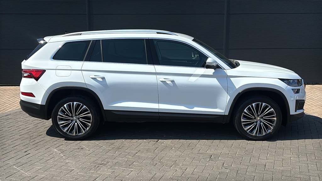 Skoda Kodiaq 1.5 Tsi Se L Executive 7 Seat 150 Ps White #4