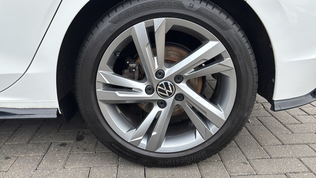 Volkswagen Golf 1.5 Tsi 150 R-line 150 Ps CP21EZU White #5
