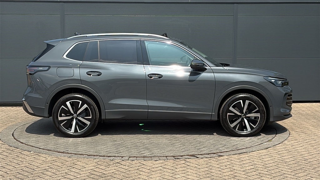 Volkswagen Tiguan 1.5 Tsi Ehybrid Style Dsg 0 Ps Grey #4