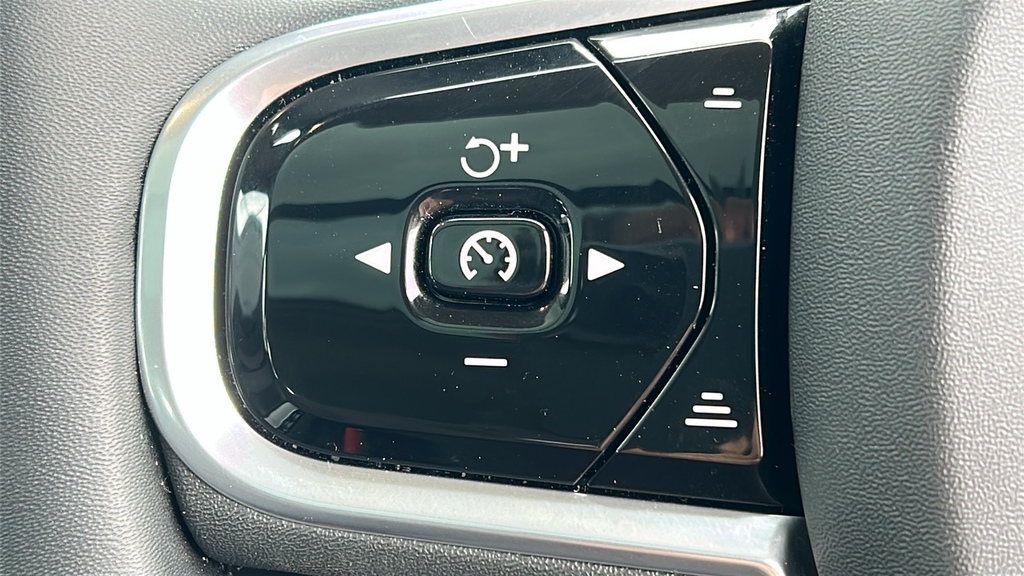 Volvo XC90 Suv Black #21