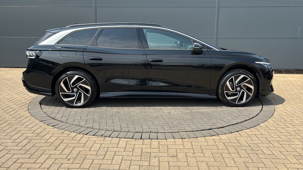 Volkswagen ID.7 Pro 77Kwh Match Plus Tourer 286 Black #4