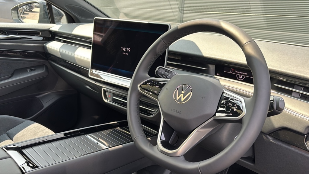 Volkswagen ID.7 Pro 77Kwh Match Plus Tourer 286 Black #6