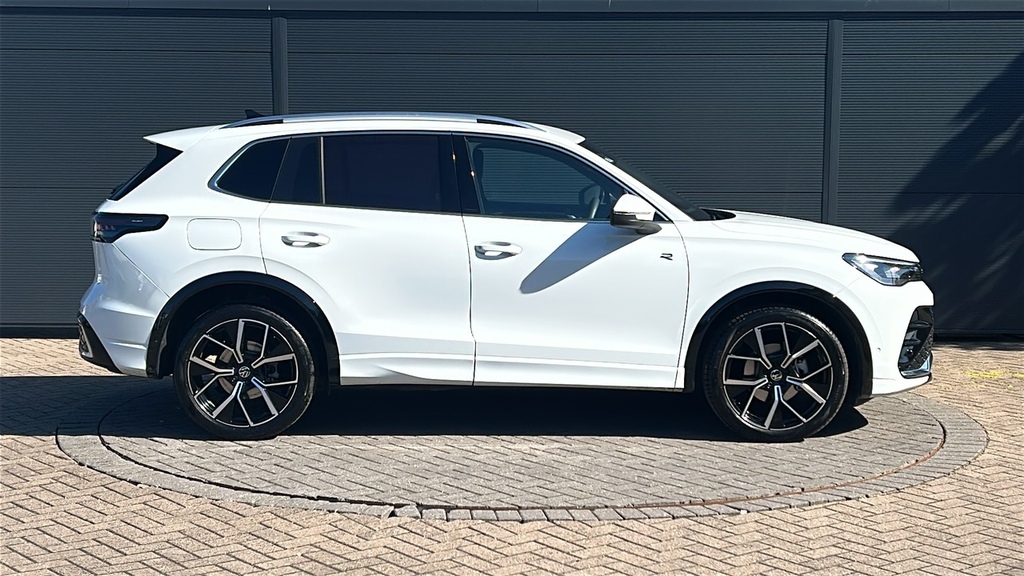 Volkswagen Tiguan 1.5 Etsi 150 R-line Dsg 150 Ps White #4