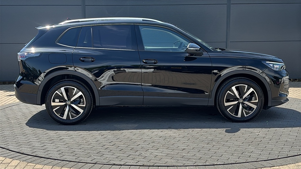 Volkswagen Tiguan 1.5 Etsi 150 Match Dsg 150 Ps Black #4