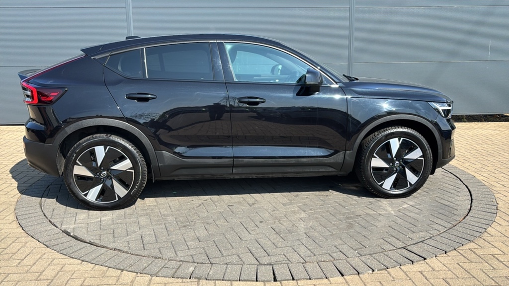 Volvo C40 175Kw Recharge Plus 69Kwh 238 Ps Black #4