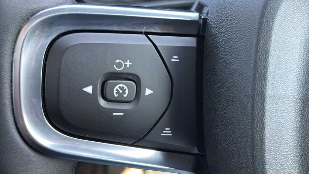 Volvo C40 C40 Recharge Ev Silver #26