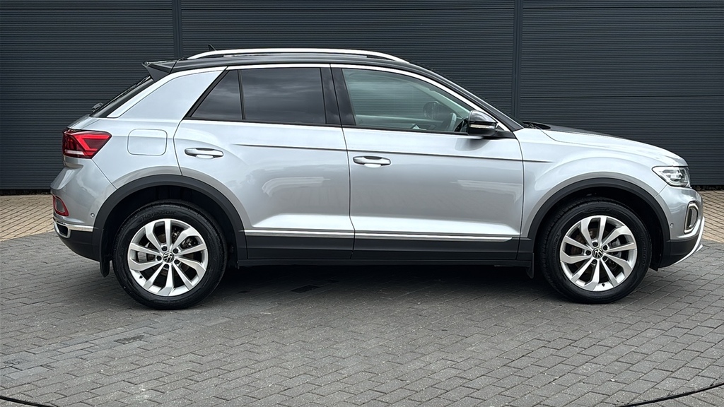 Volkswagen T-Roc 1.5 Tsi Style Dsg 150 Ps Silver #4