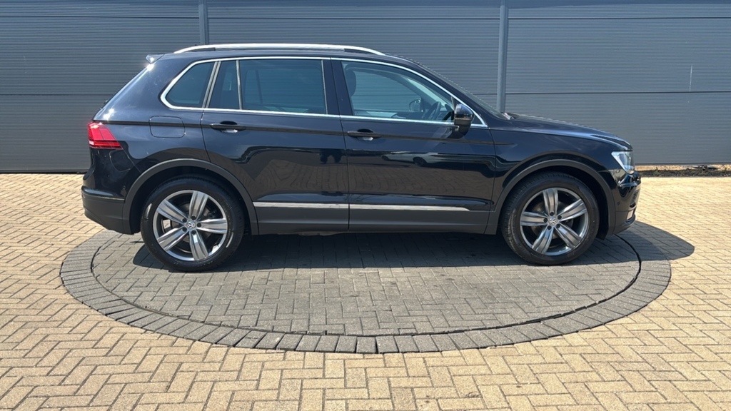 Volkswagen Tiguan 2.0 Tdi 150 Match 150 Ps Black #4